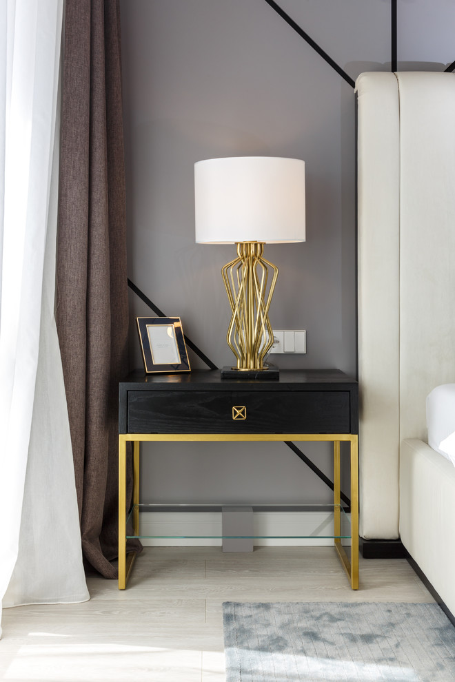 Квартира с радиусными панелями и глубокими цветами