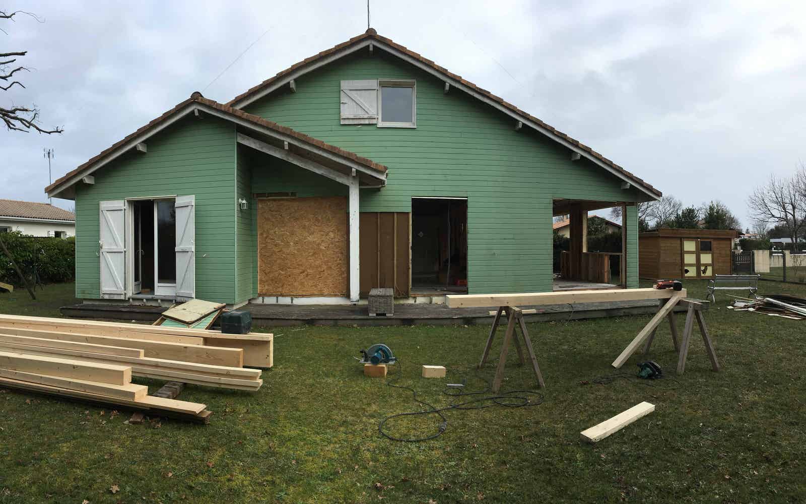 Обложка статьи: Строим каркасный дом: 4 этапа, которые важно проконтролировать