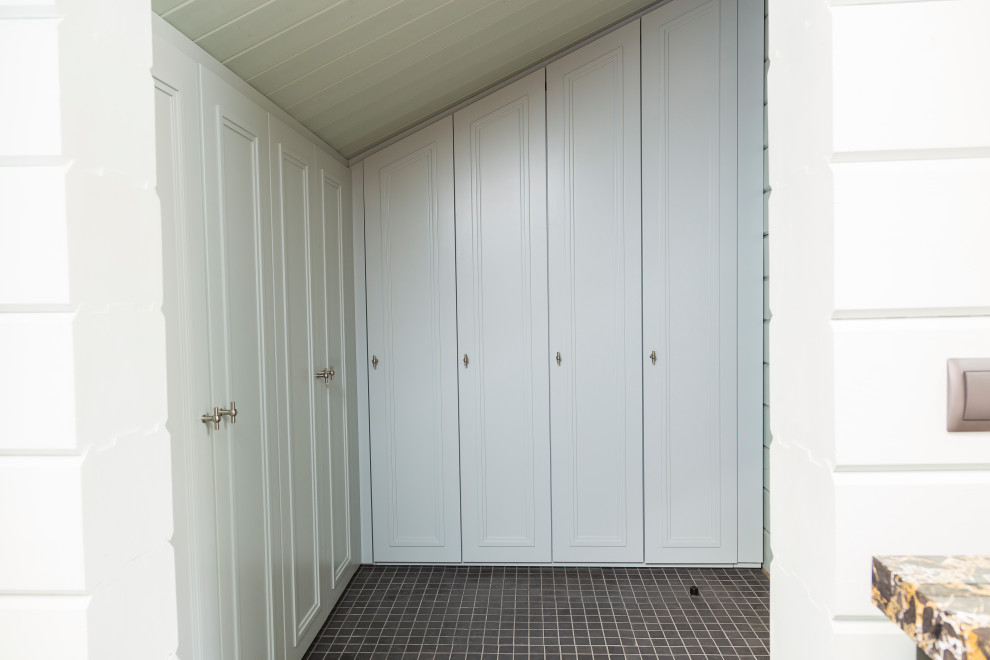 Встроенный шкаф из МДФ