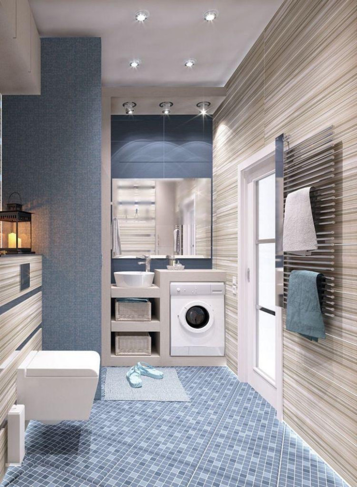 Светлая просторная душевая комната