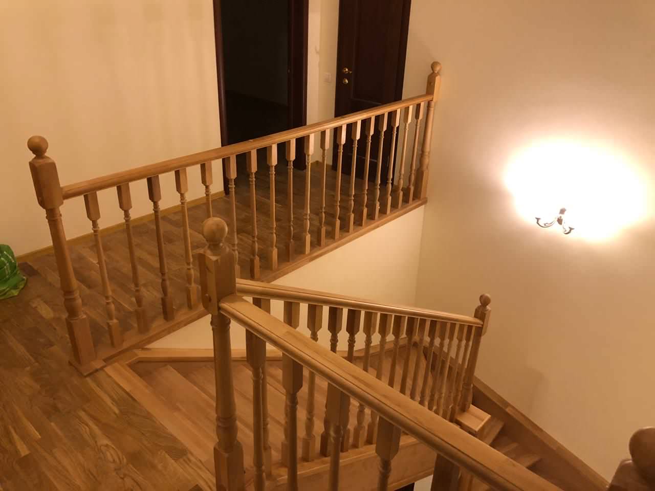 Классическая деревянная лестница