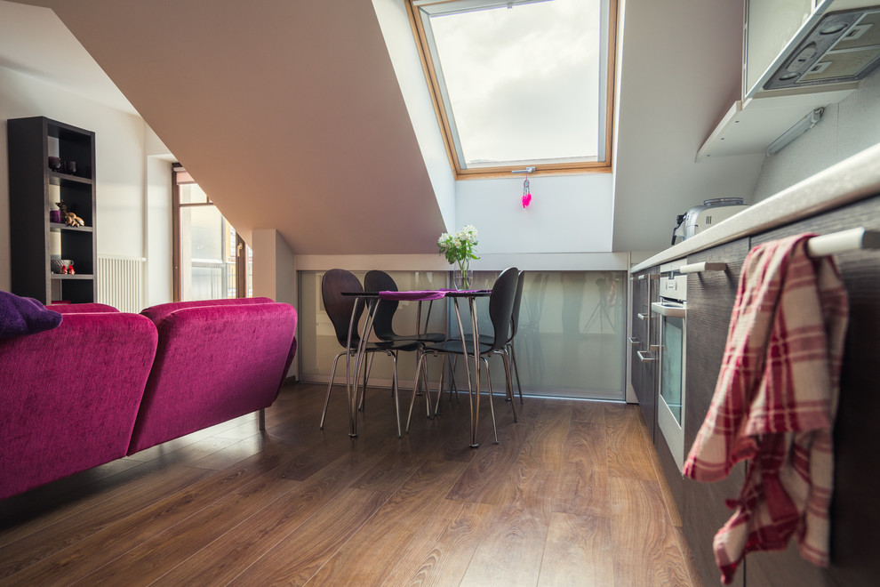 Небольшая квартира-студия с камином