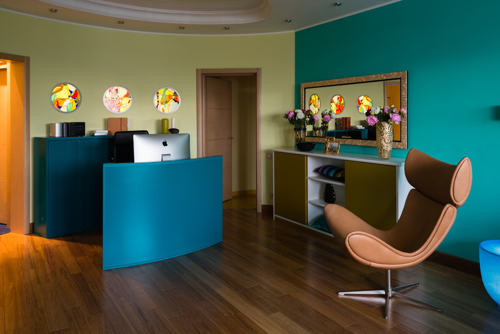 Рабочее место в гостиной