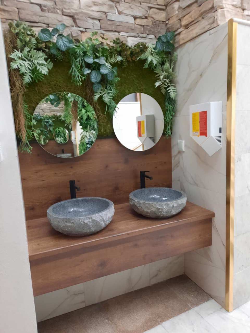 Столовая на Тверской, Москва (реализация)