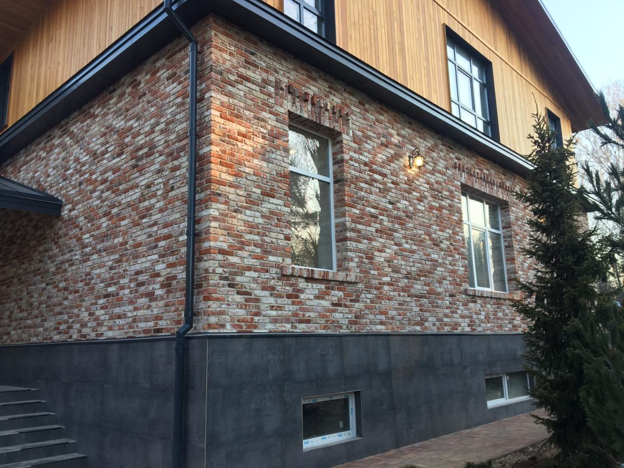 Обложка проекта: Фасад дома из дореволюционного кирпича