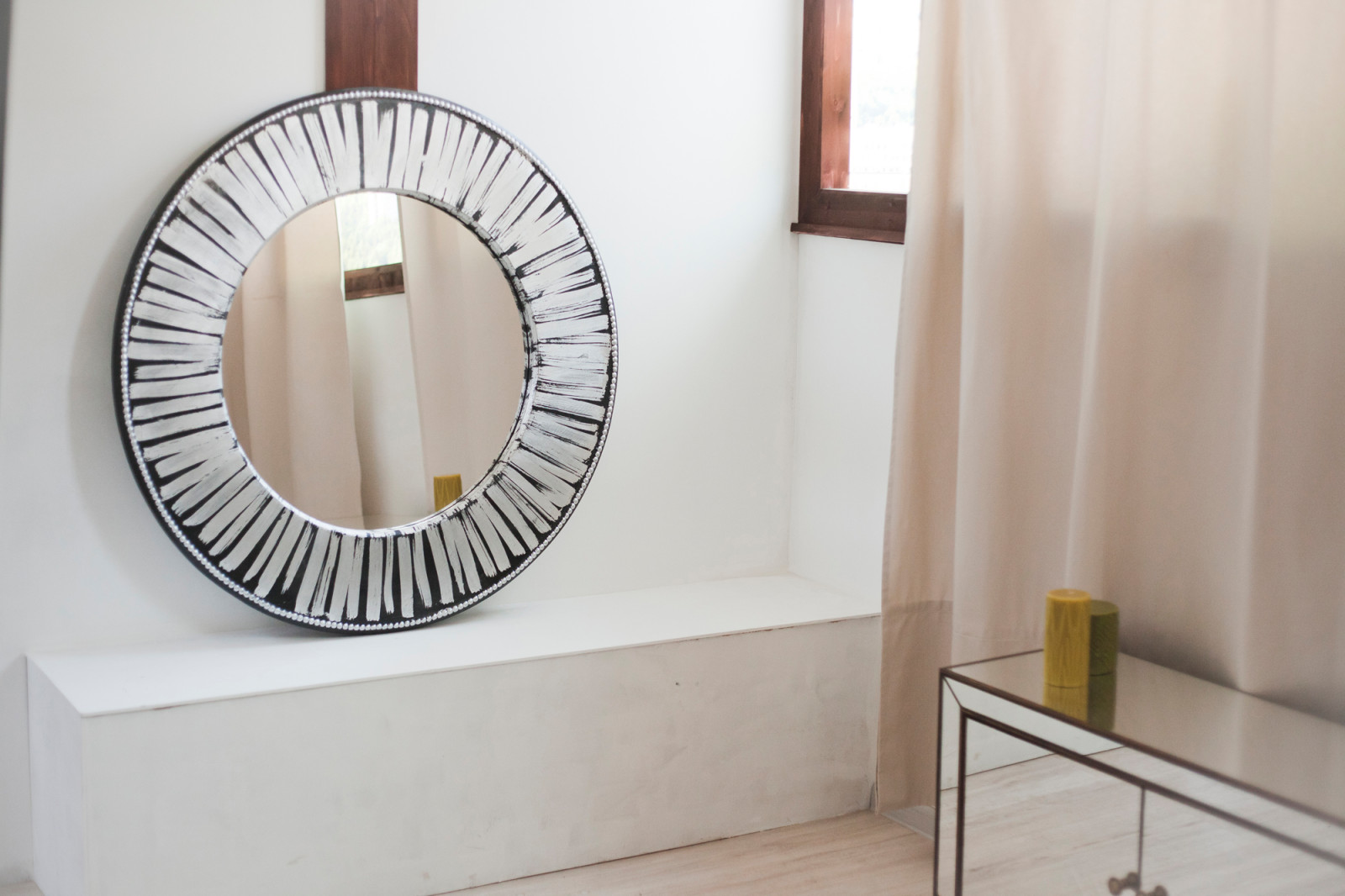 Настенное зеркало BountyHome