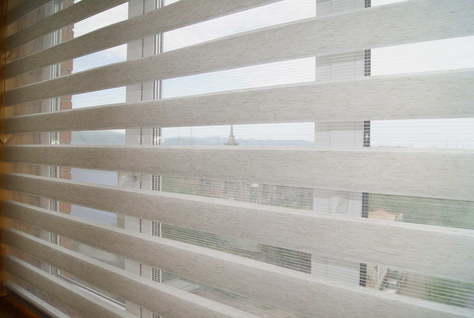 Рулонные шторы "Зебра"