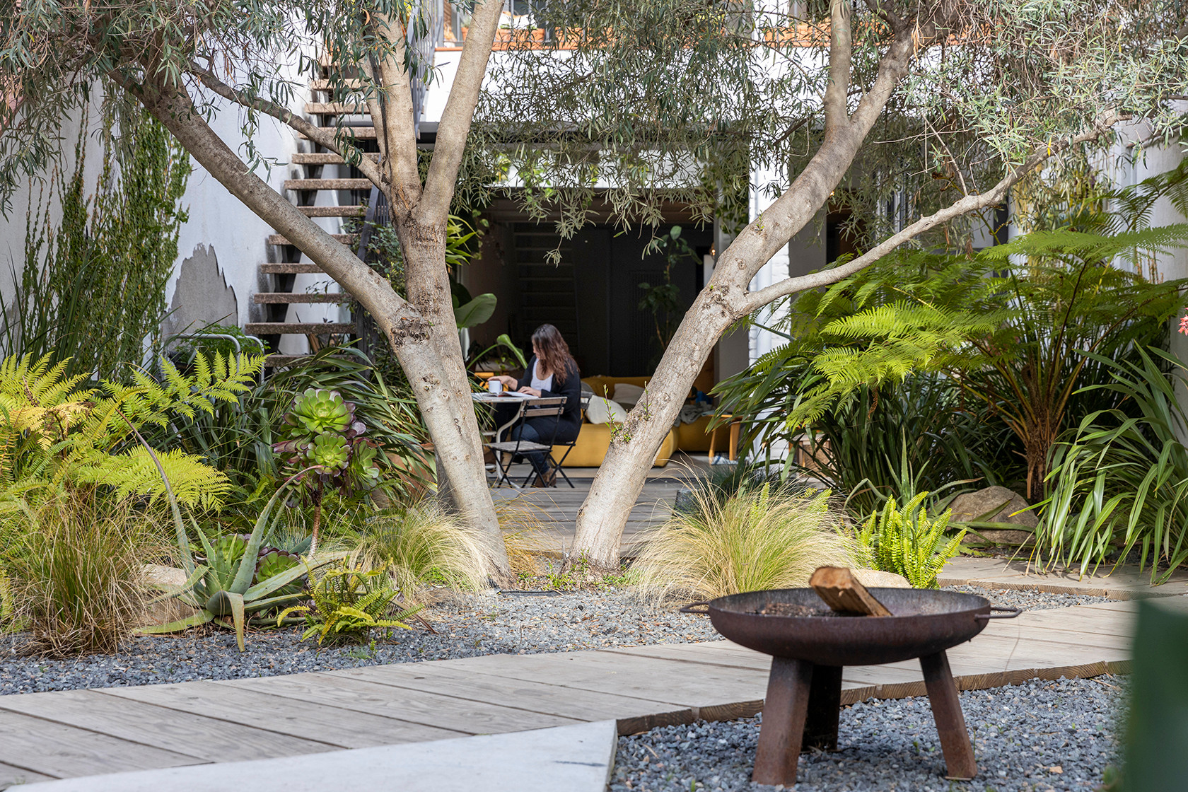 Houzz в саду: Тотальная реконструкция узкого сада