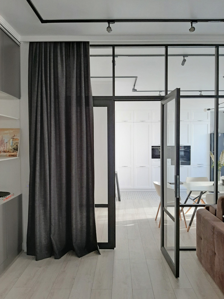 Стеклянная перегородка