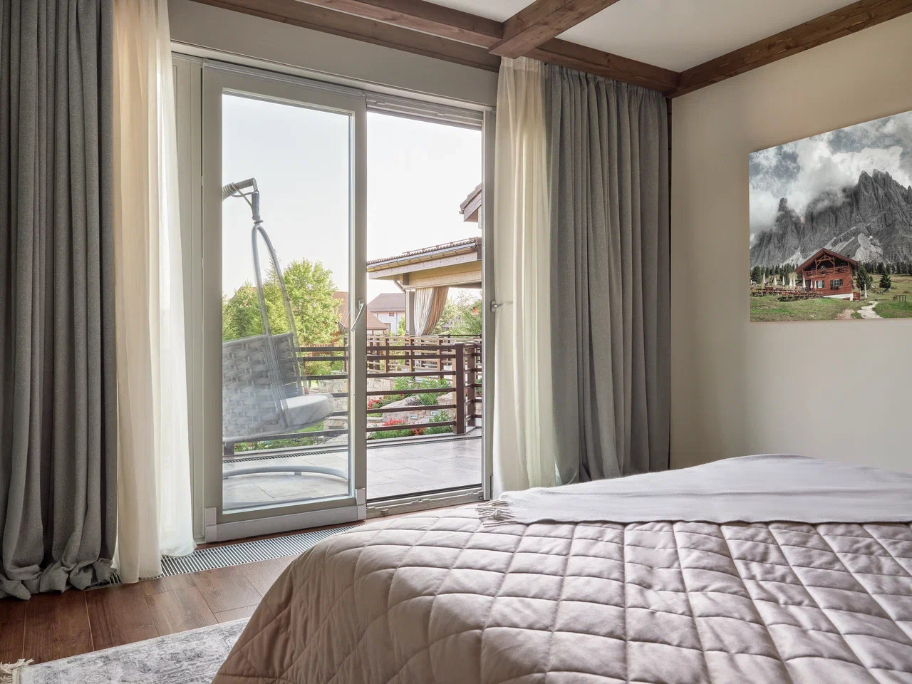 Дом из клееного бруса в стиле шале