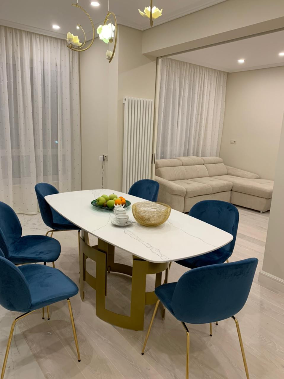 Обеденный стол