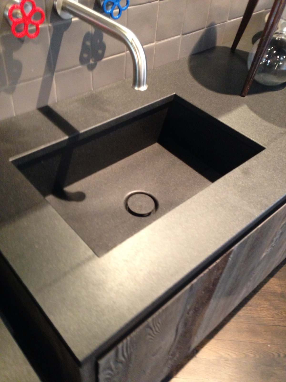 Кемень, керамика.