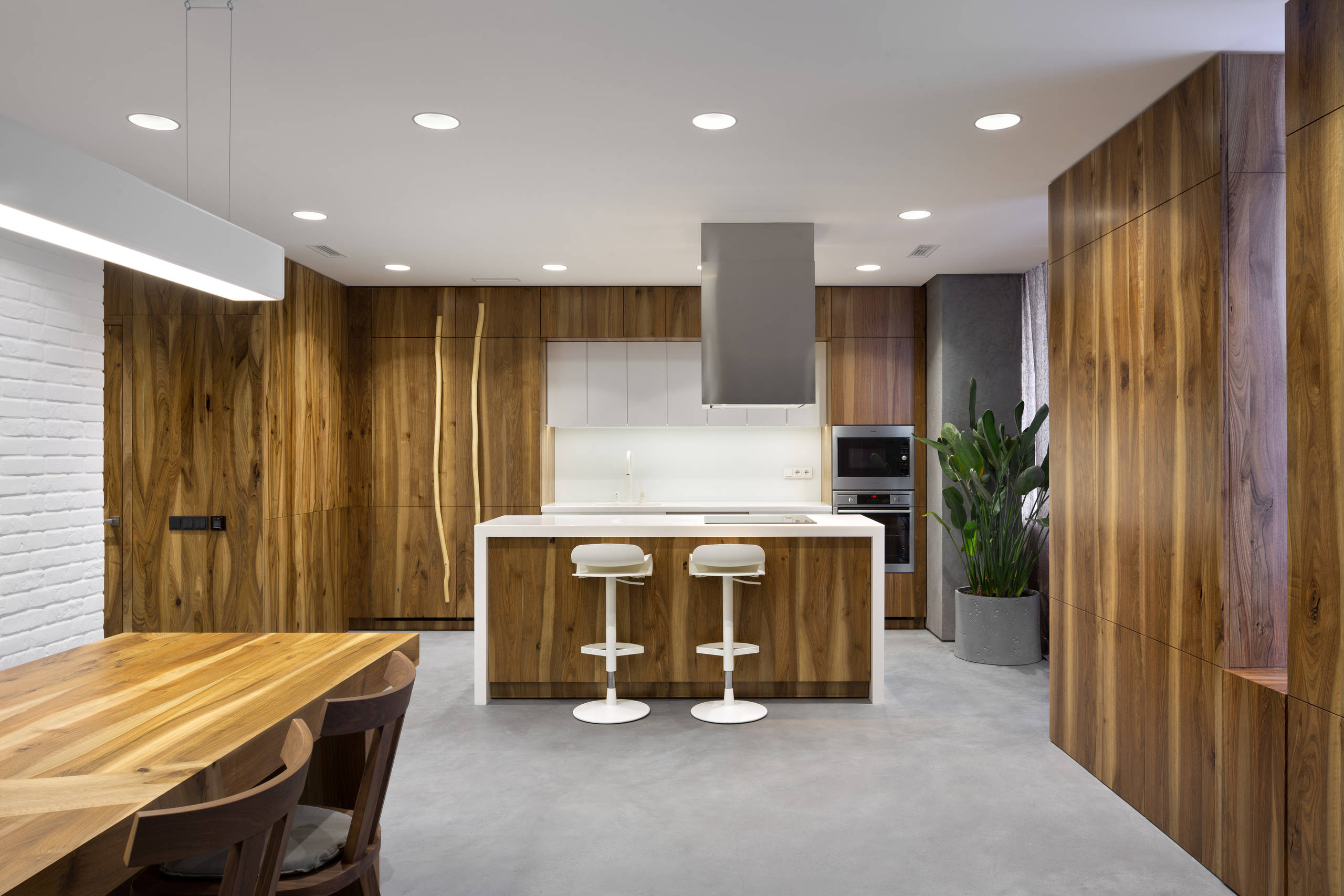 Houzz Украина: Минималистичная квартира с четырьмя уровнями