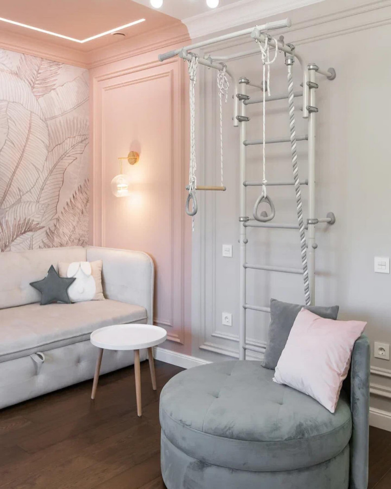Интерьер детской комнаты в нежно-розовом цвете