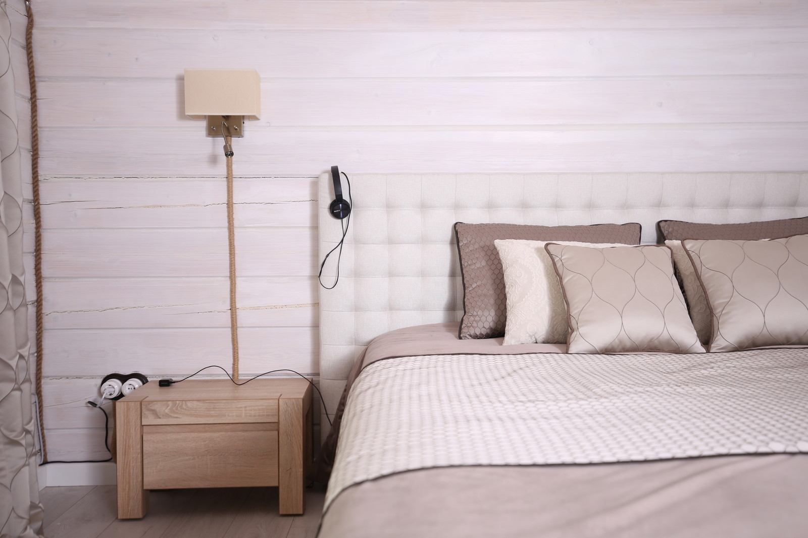 Деревянный дом: особенности текстильного оформления