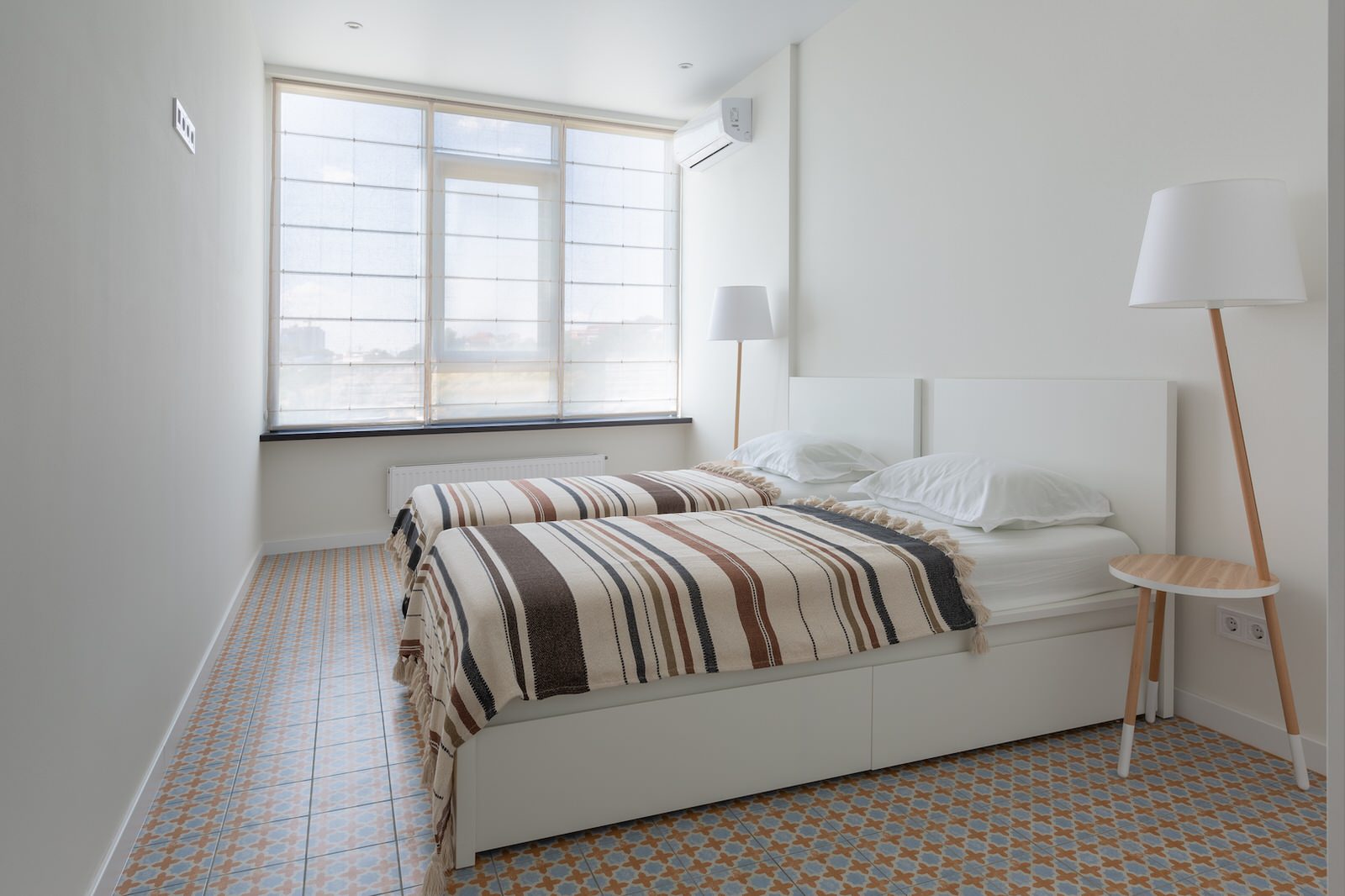 ПОРТУГАЛЬСКИЙ МИНИМАЛИЗМ НА БЕРЕГУ ЧЕРНОГО МОРЯ: КВАРТИРА 74.4 М2