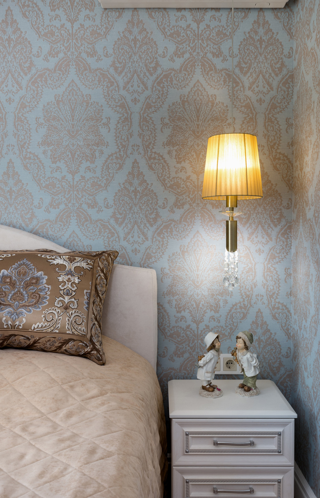 Уютный интерьер маленькой спальни