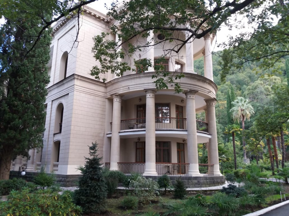 Остекление отеля "Амры"