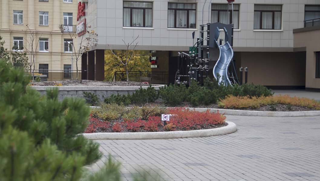 Сад на крыше паркинга