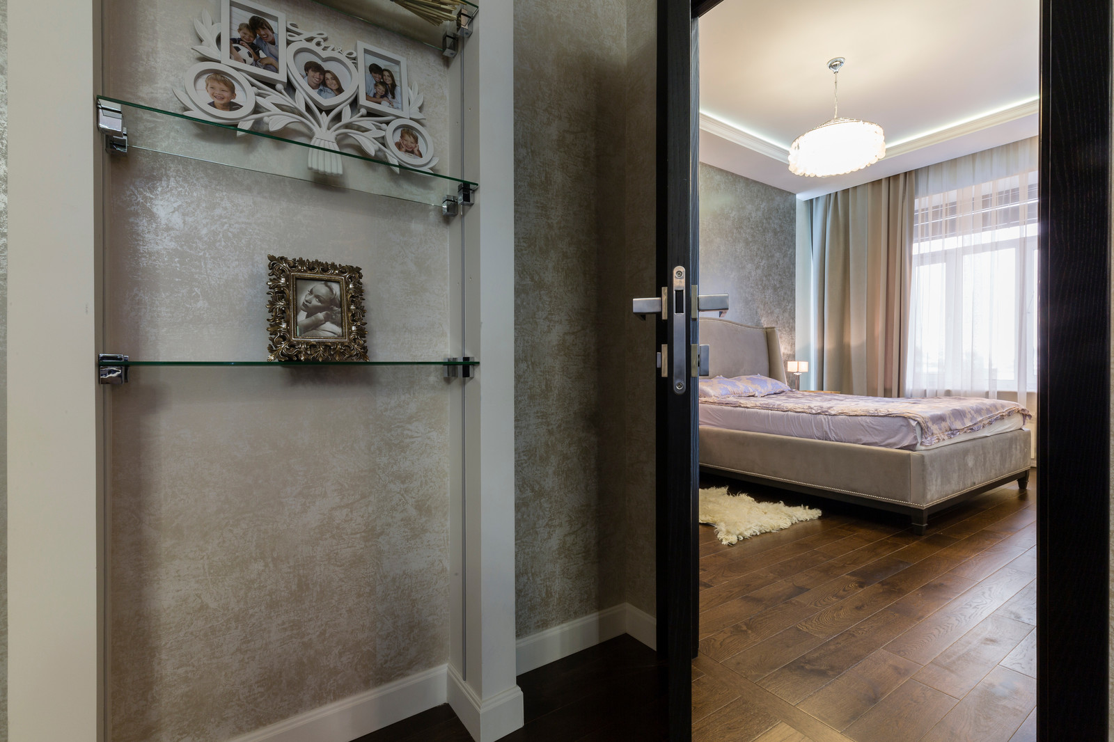 STYLISH LUX APARTMENT IN THE HEART OF THE CITY