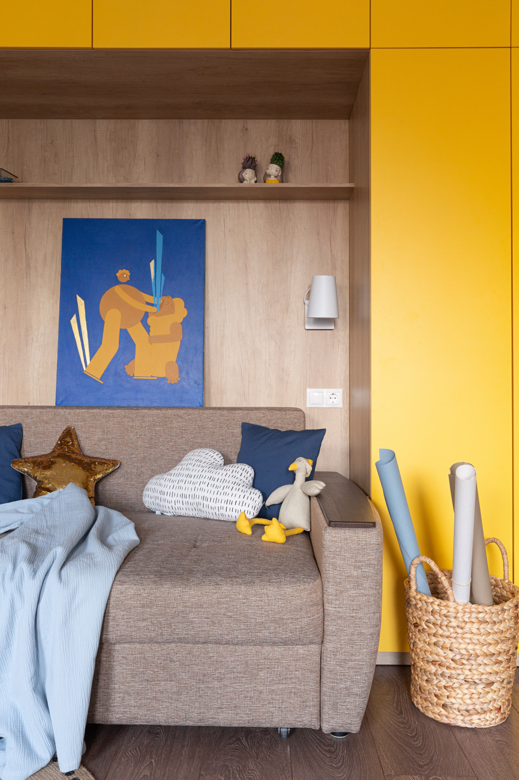 Яркая и просторная квартира для семьи с двумя детьми