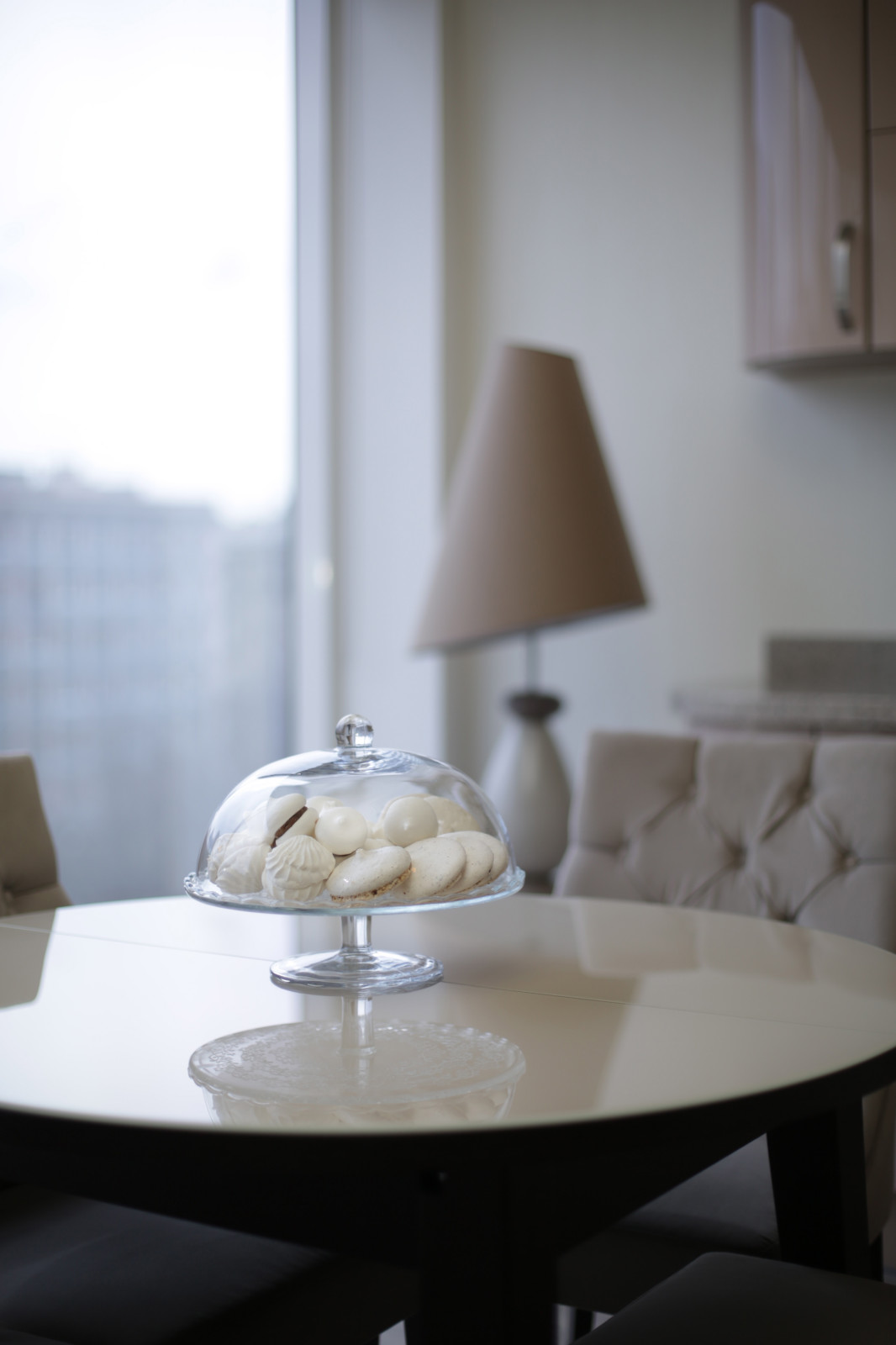 Пудровые оттенки и элегантная геометрия.