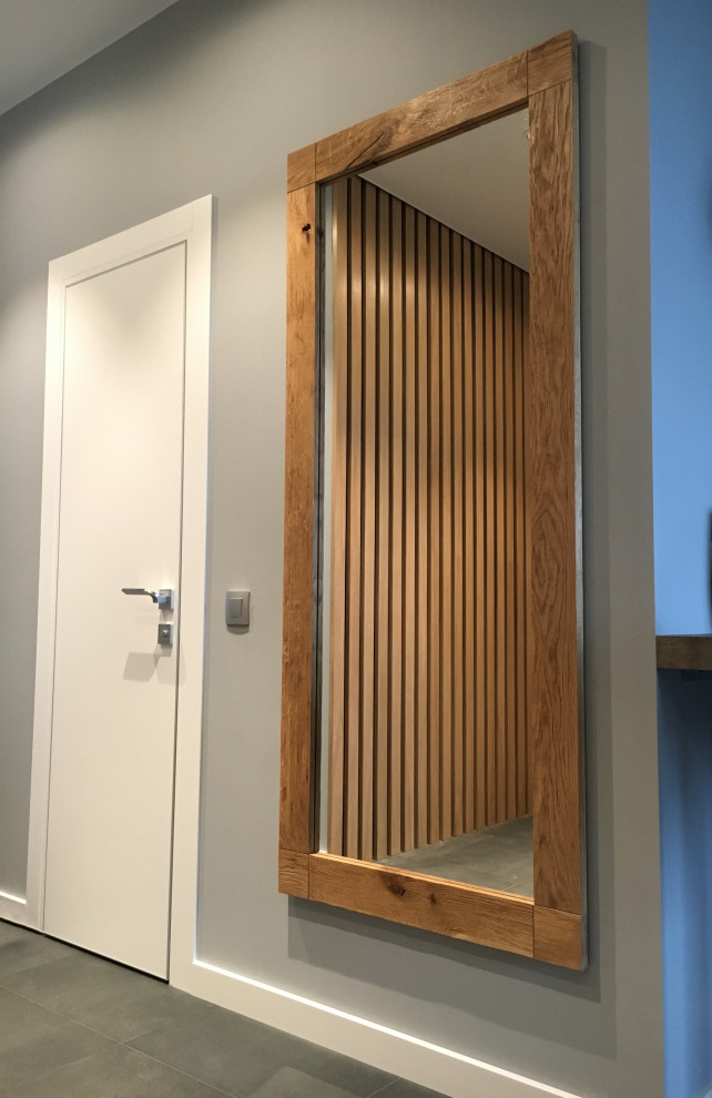 Лофтовое зеркало в дубовой раме