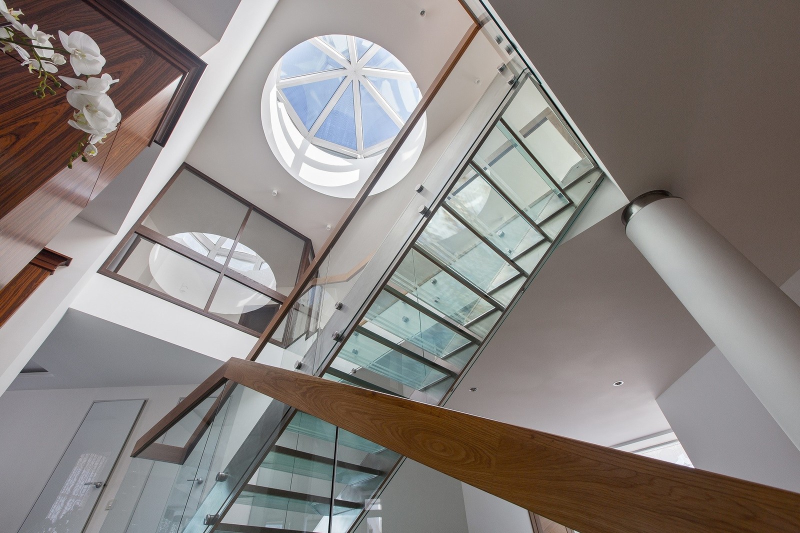 Дом с бассейном