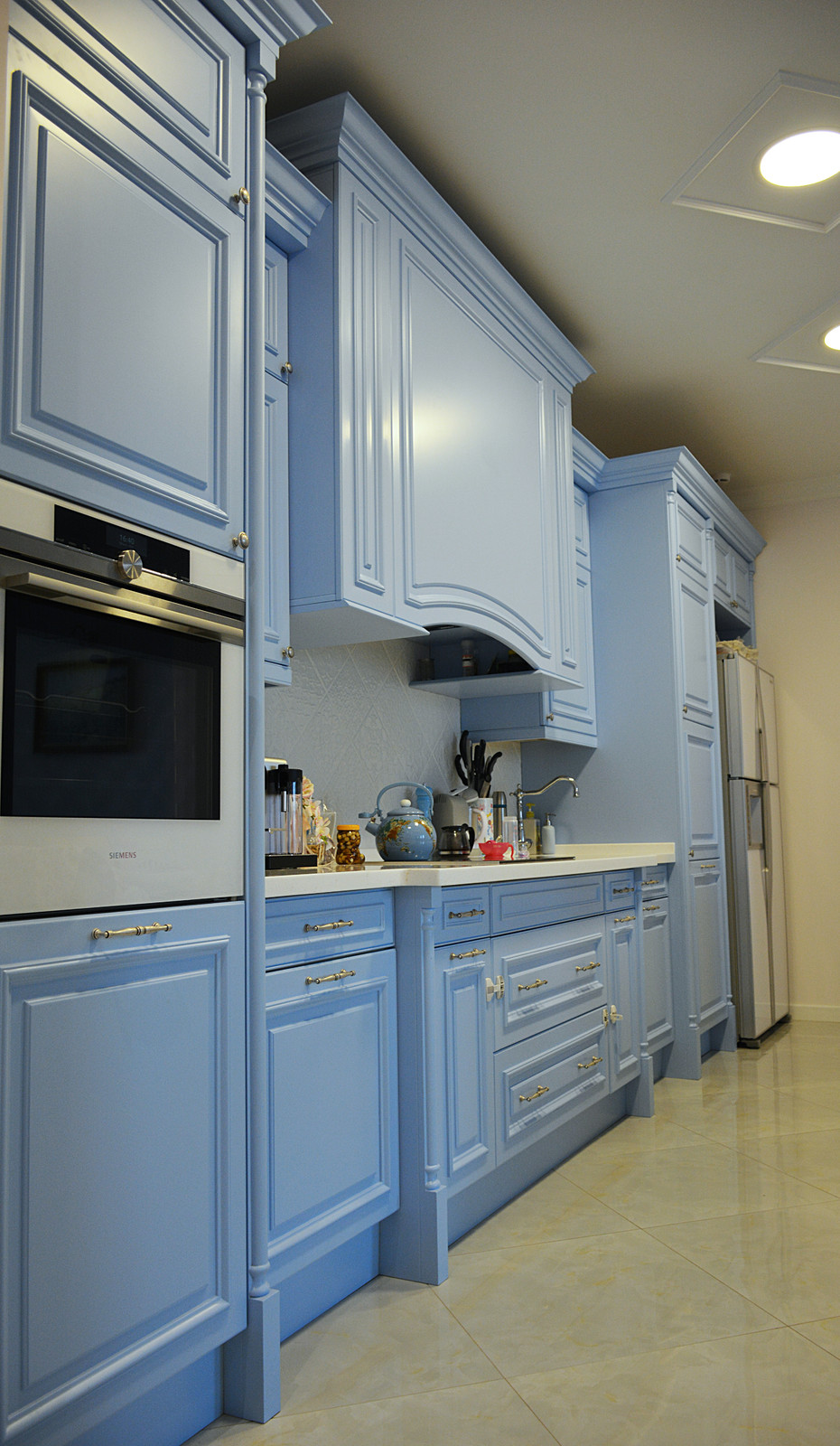 Кухня в квартире. Москва. Алые паруса.