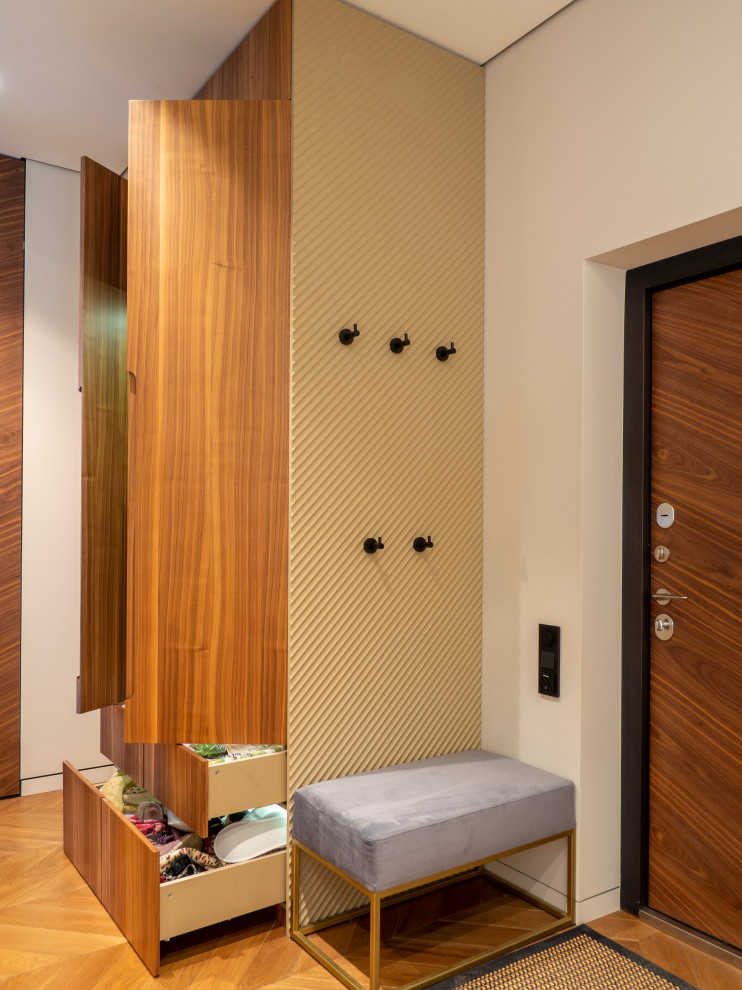 Шкаф в прихожую в современном стиле