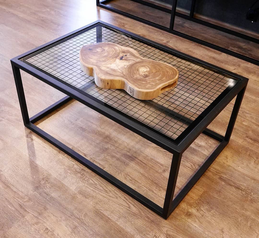 Журнальный столик