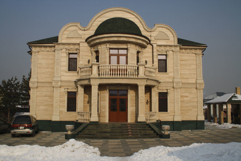 облицовка фасадов травертином из Ирана