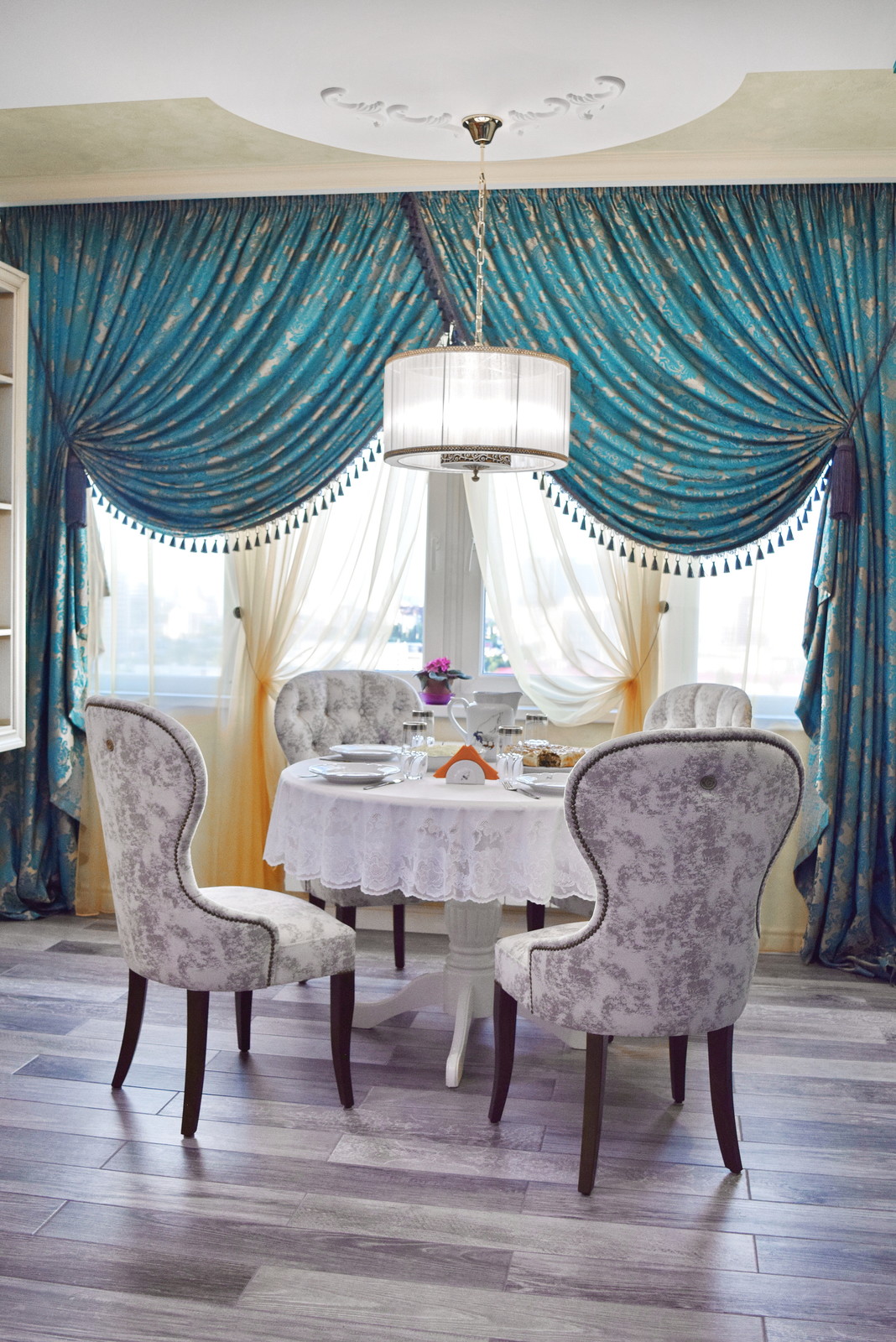 Столовая в бирюзе