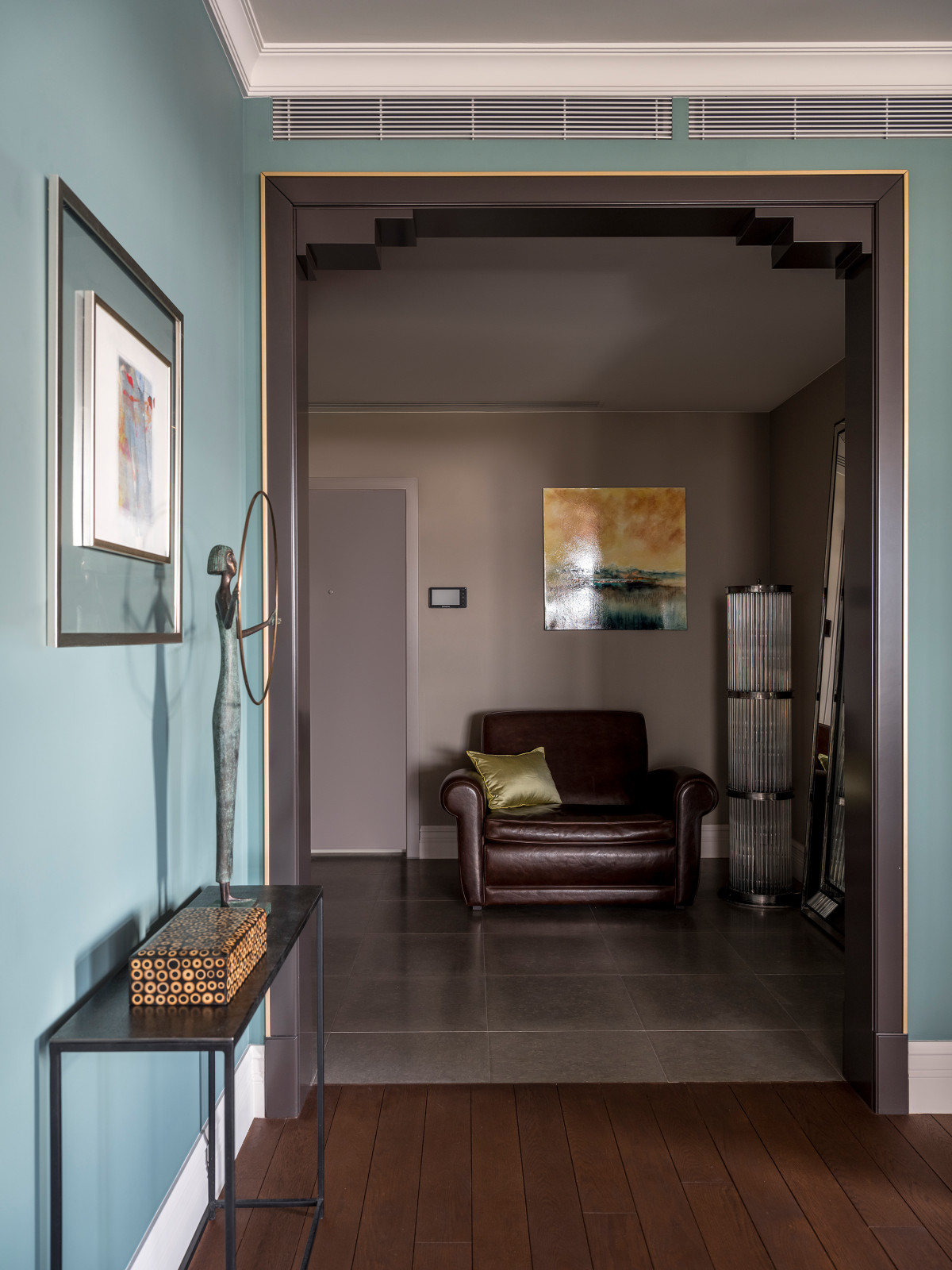 Interior with a view Интерьер с видом на МГУ