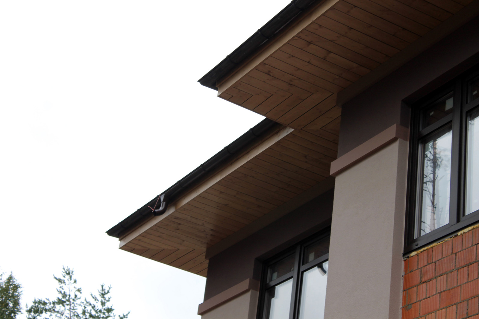 Дом из кирпича в "Охтинском парке"