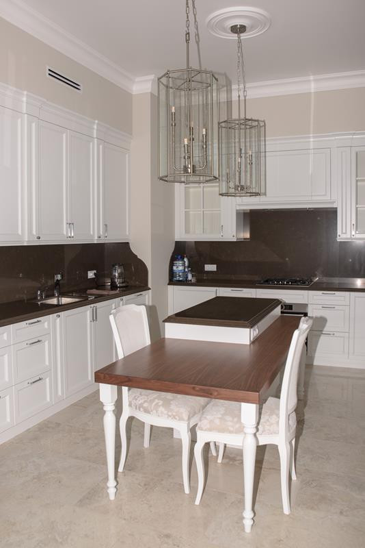 Столярные изделия в коттедж : лестницы, мебель, двери и тд.