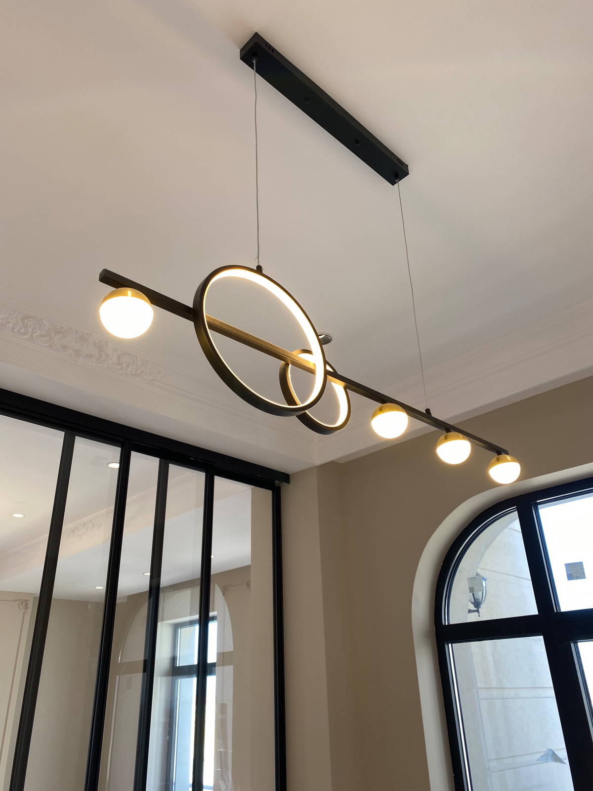 Люстра в гостиной