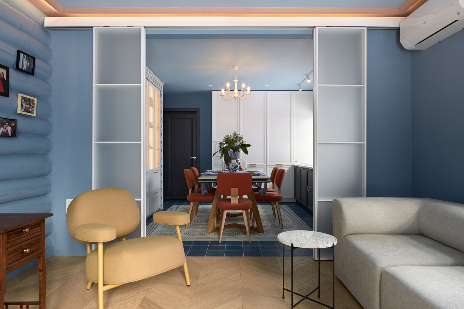 Гжель и маркетри, кухня-гостиная