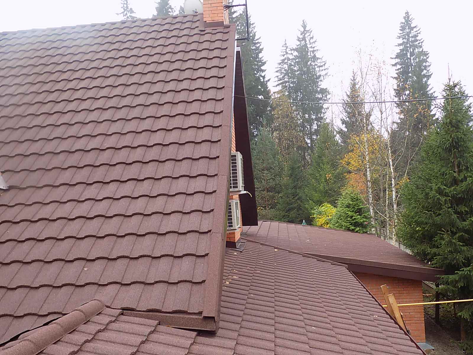 Обложка проекта: Замена старой кровли на композитную черепицу Metrotile Metroroman