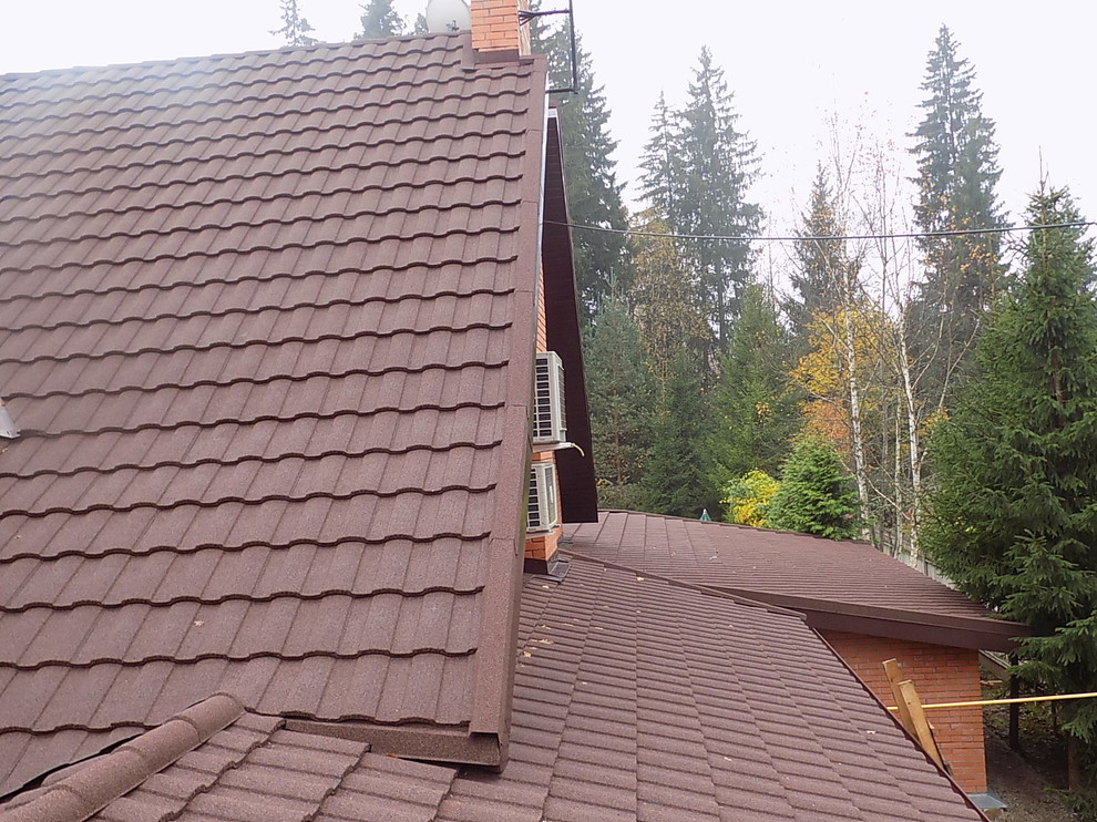 Обложка проекта: Замена старой кровли на композитную черепицу Metrotile Metroroman