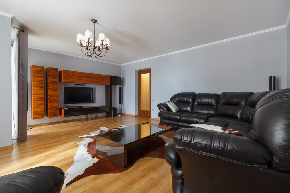 Трёхкомнатная квартира с кухней-гостиной в классическом стиле