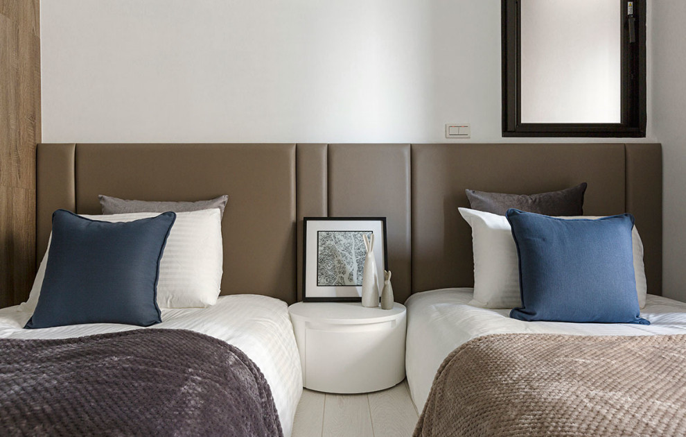 Лаконичный интерьер квартиры с кабинетом и детской комнатой от L DESIGN