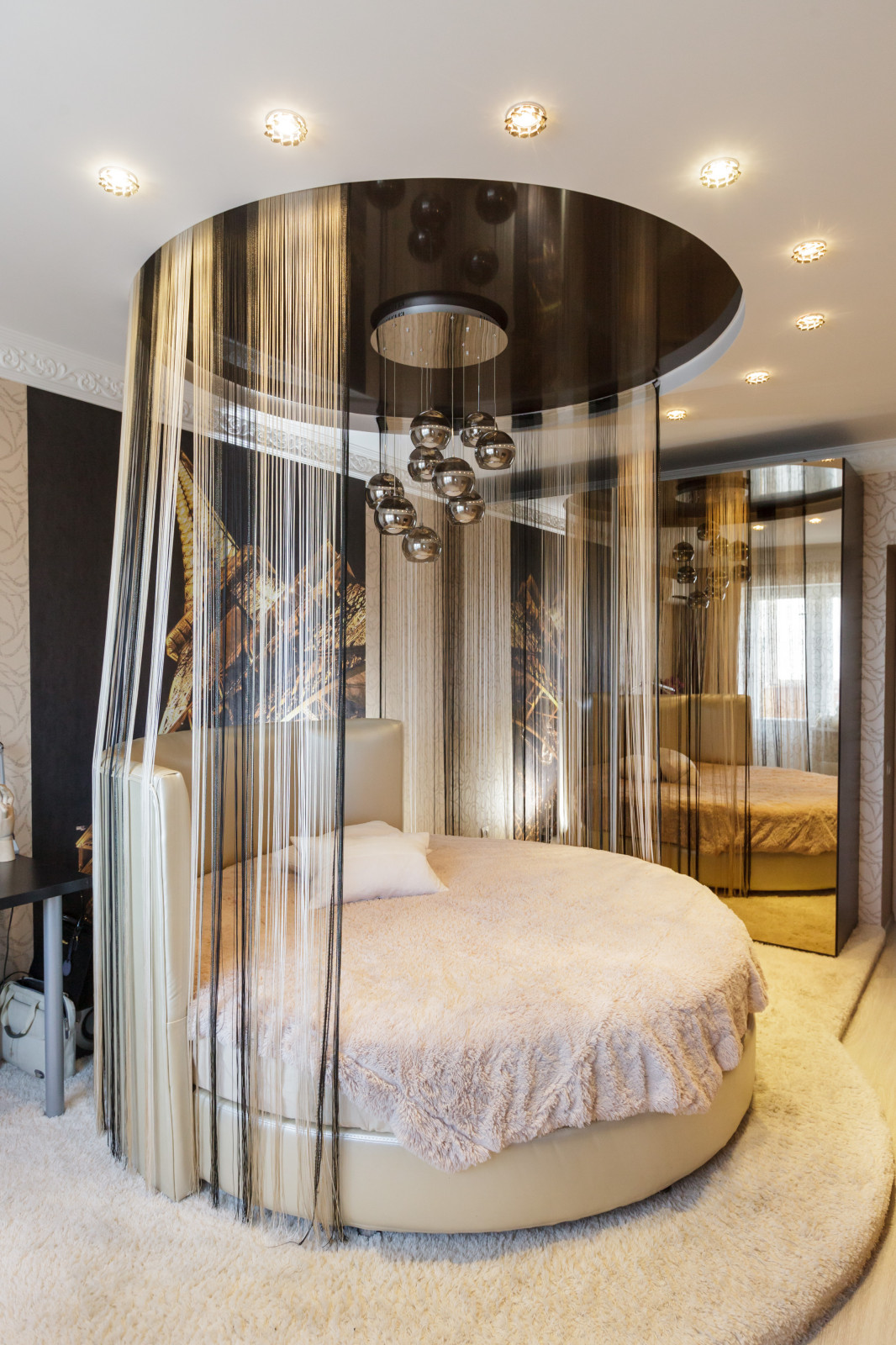 Черное и цветное