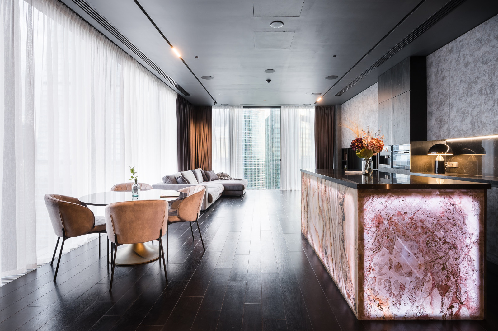 Обложка проекта: Апартаменты в Neva Towers