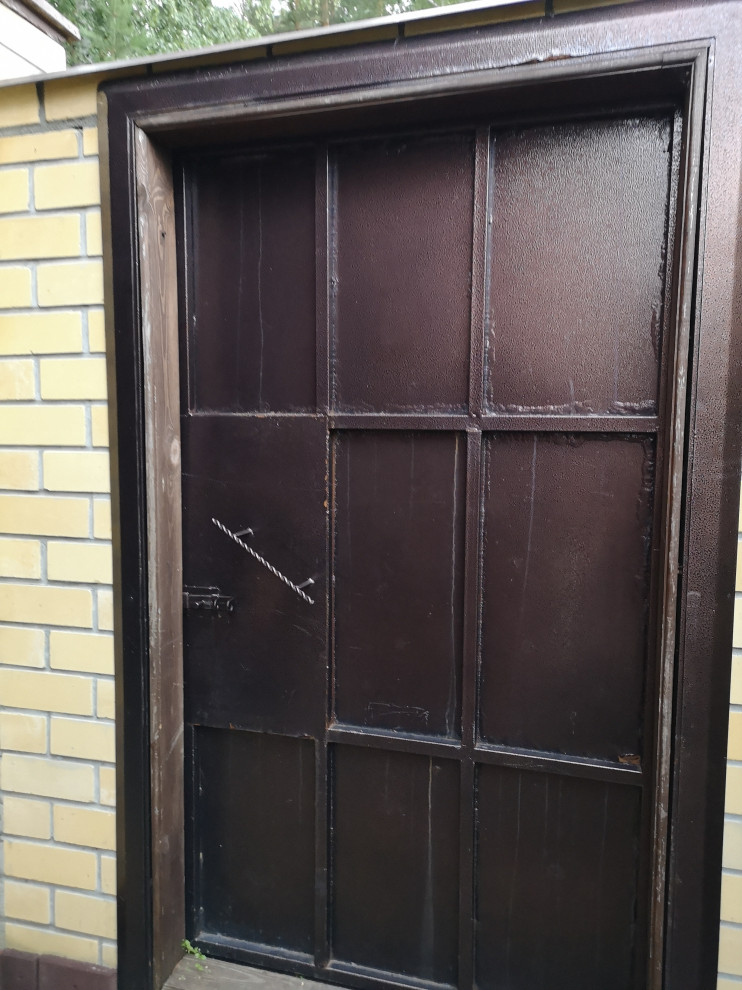 Обложка проекта: Дверь из лиственныцы