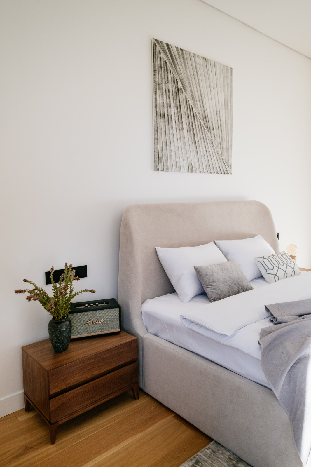 Дом на берегу реки