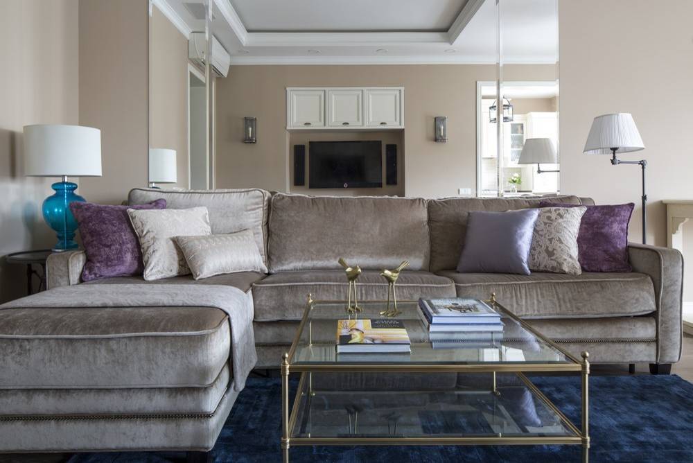 Houzz тур: Квартира в «сталинке» с зеркалами и симметрией