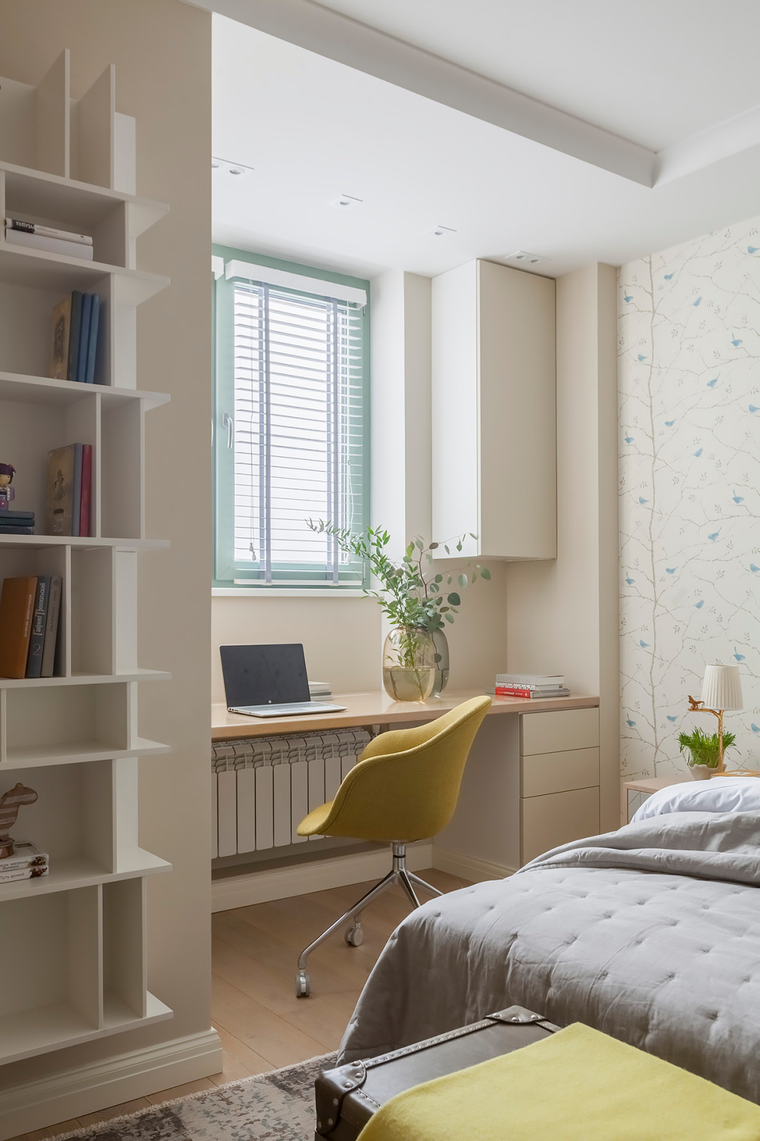 Бело-голубая квартира для юной заказчицы