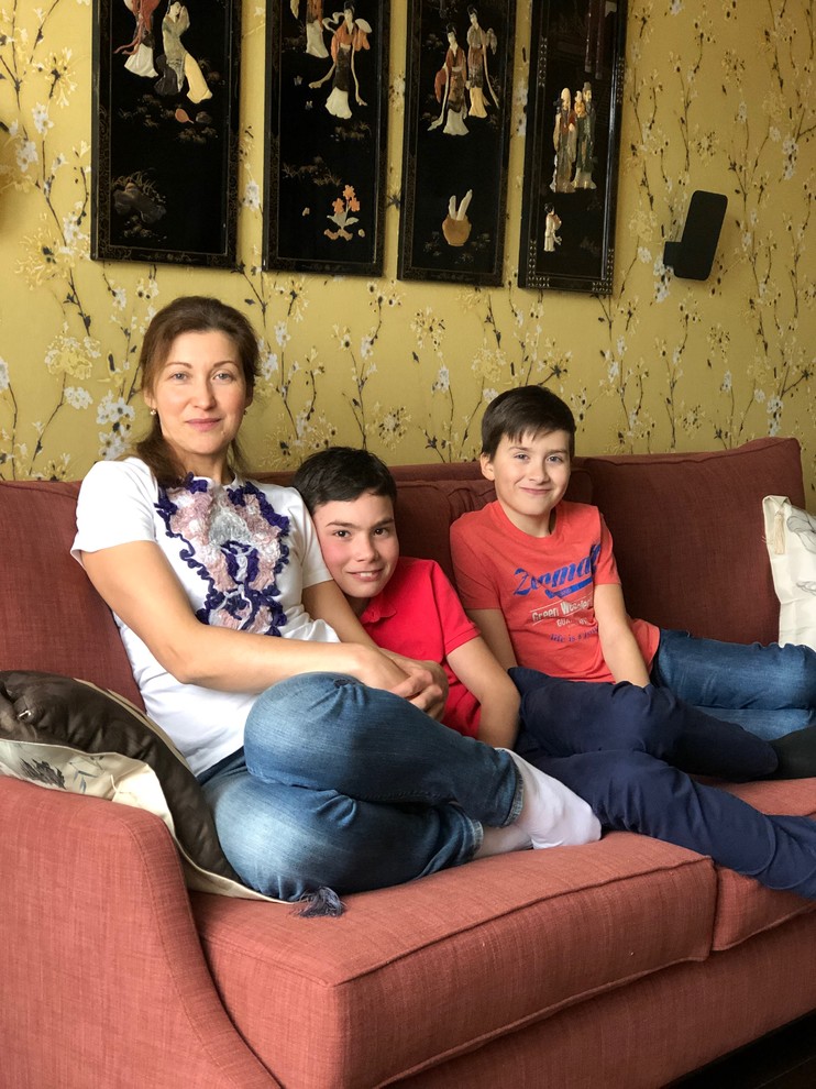 В гостях: Дом у озера — с малиновой гостиной