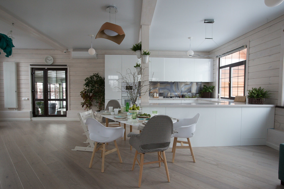 ДОМ В ПОСЕЛКЕ УШАКОВО